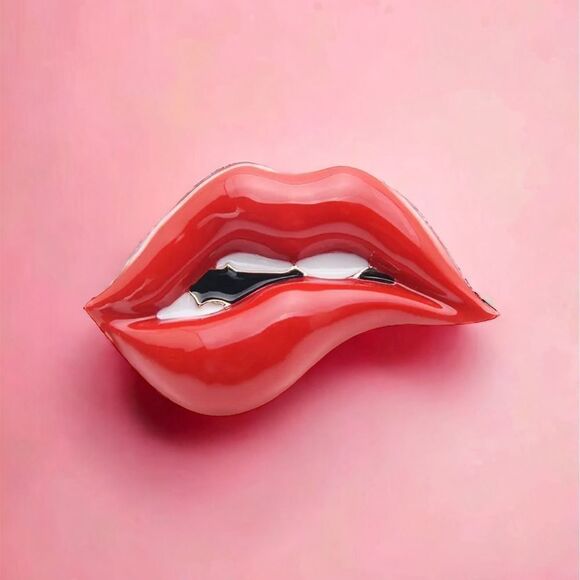 SEXY RED LIPS BROOCH - Picture 1 of 4
